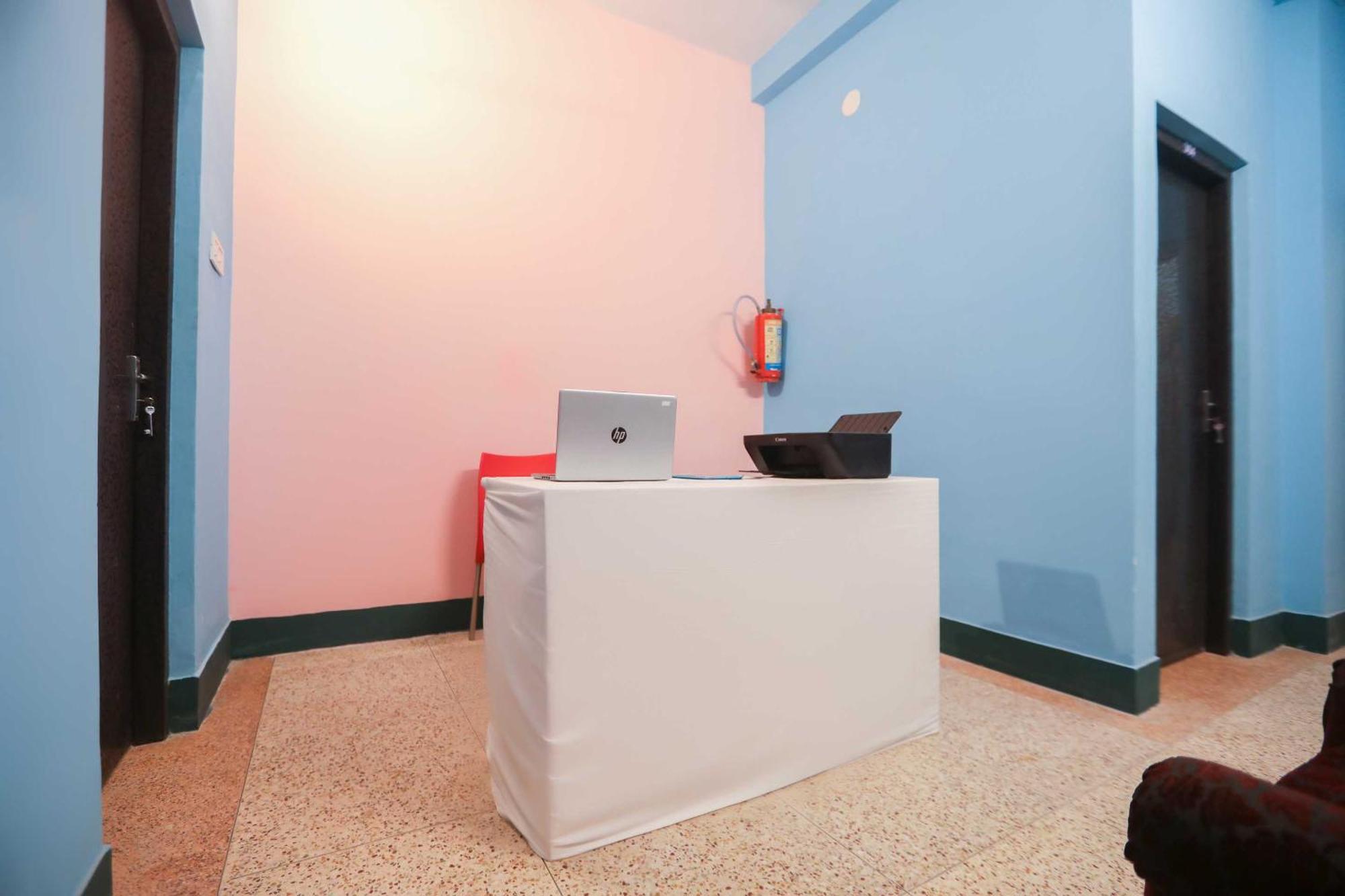 Hotel O Pg Guest House Kolkata Bagian luar foto